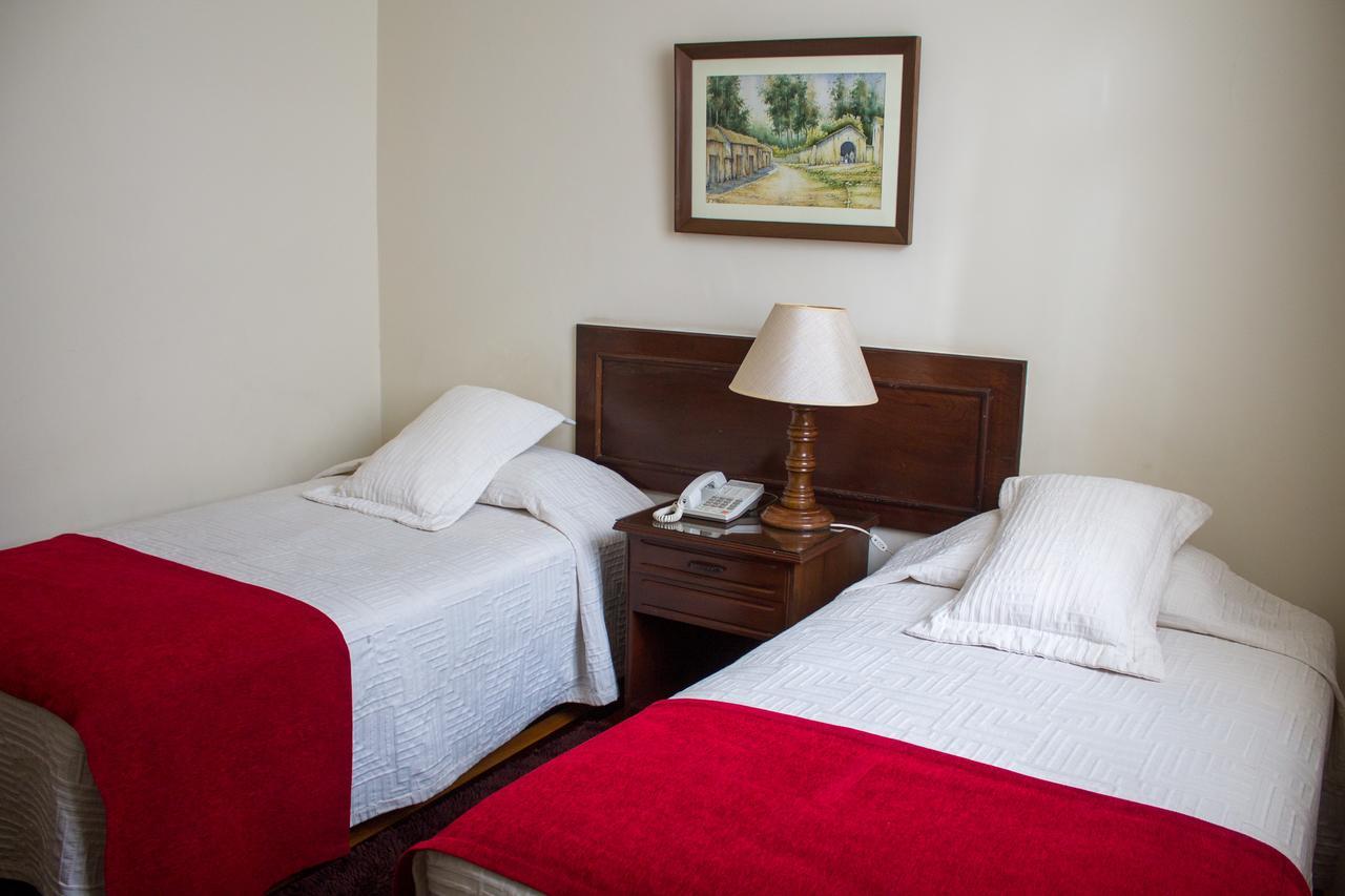 Hotel Victoria Plaza Tarija Buitenkant foto